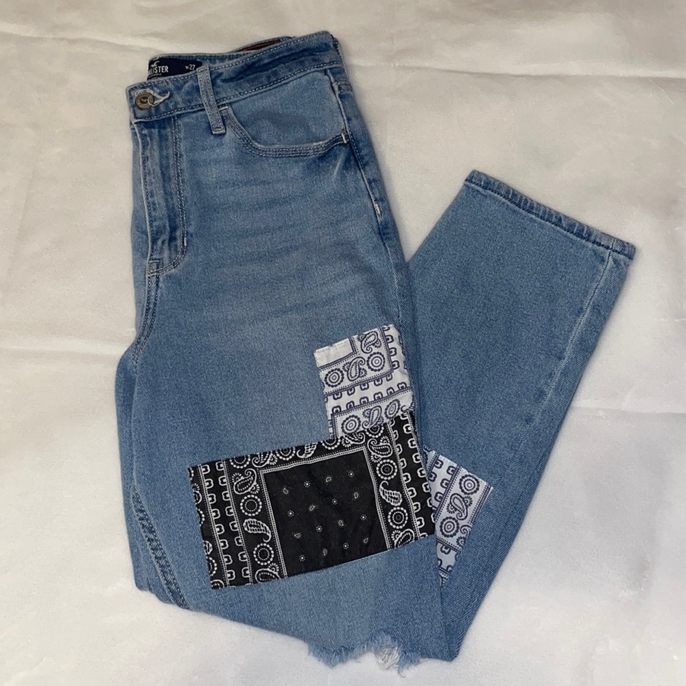 Hollister ultra high-rise mom jean